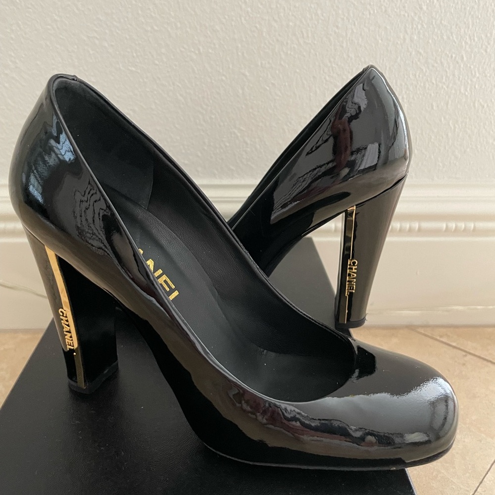 Chanel Patent Pumps (36.5)
